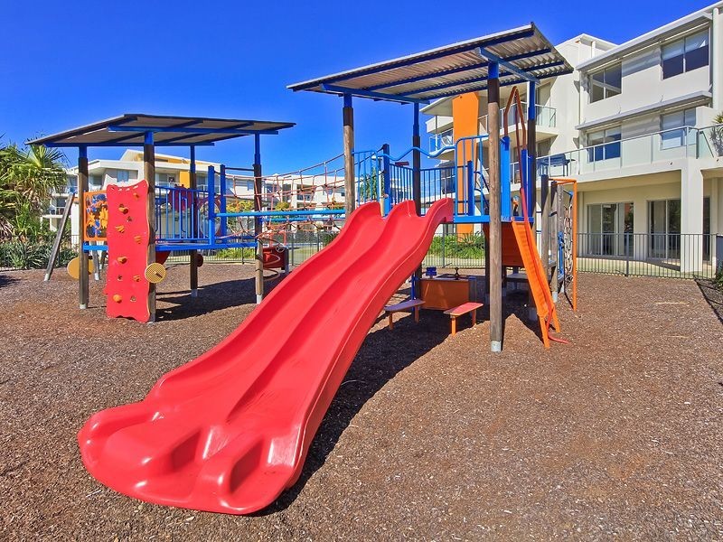 613/64-68 Sickle Avenue, Hope Island QLD 4212