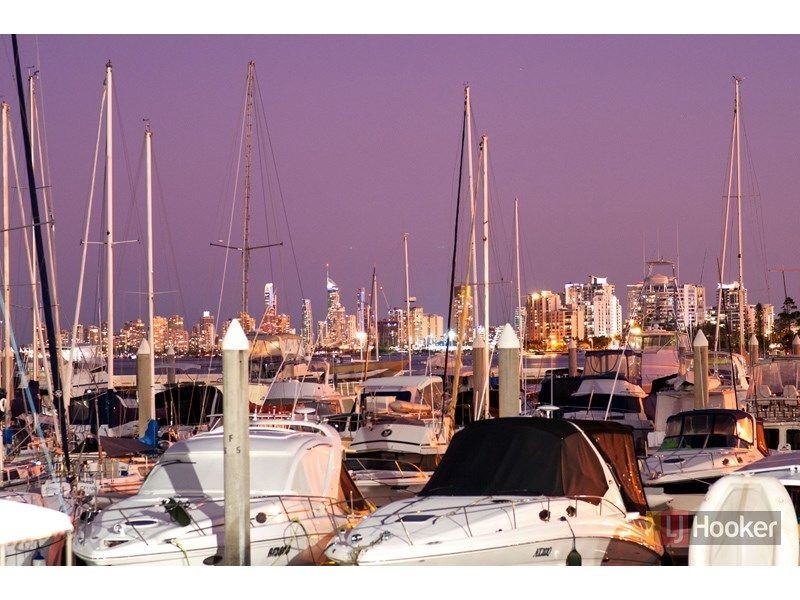 19/19 Oatland Esplanade, Runaway Bay QLD 4216