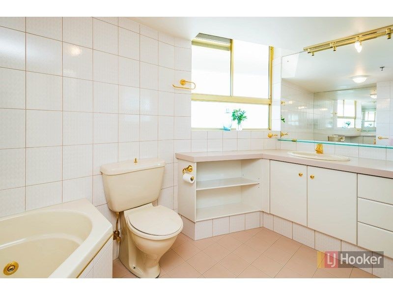 19/19 Oatland Esplanade, Runaway Bay QLD 4216