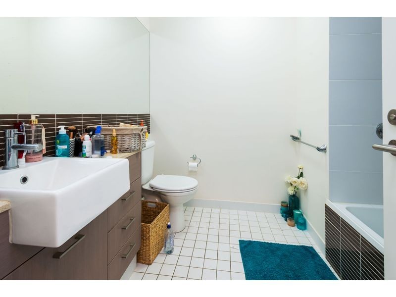 436/64-68 Sickle Avenue, Hope Island QLD 4212