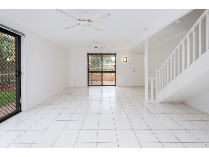 2/29 Maiala Court, Paradise Point QLD 4216