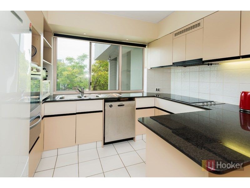 25/76 Chichester Drive, Arundel QLD 4214