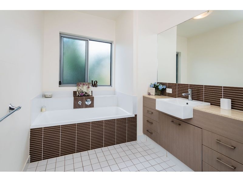 134/64-68 Sickle Avenue, Hope Island QLD 4212