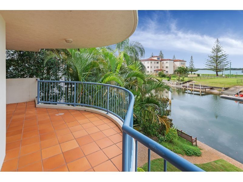 7/9 Madang Crescent, Runaway Bay QLD 4216