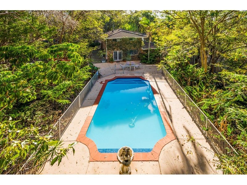 11 Airlie Place, Helensvale QLD 4212