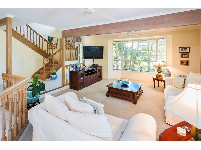 11 Airlie Place, Helensvale QLD 4212