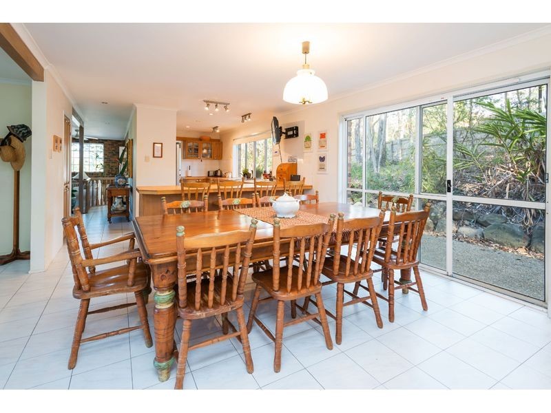 11 Airlie Place, Helensvale QLD 4212