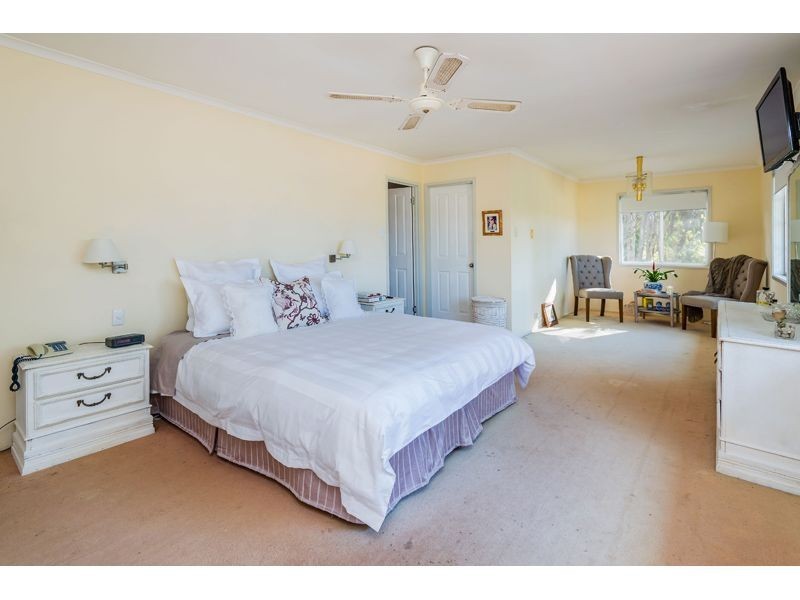 11 Airlie Place, Helensvale QLD 4212