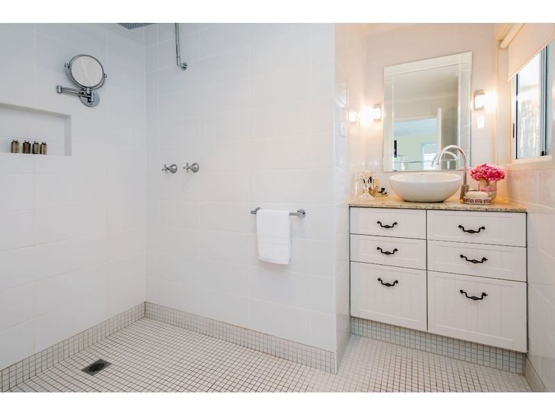 11 Airlie Place, Helensvale QLD 4212