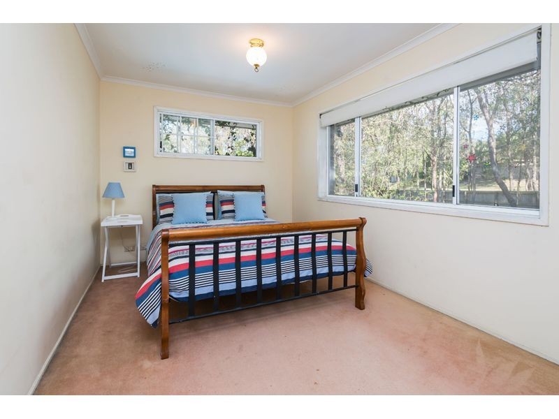 11 Airlie Place, Helensvale QLD 4212