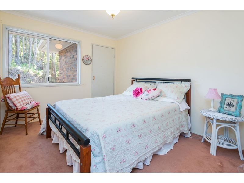 11 Airlie Place, Helensvale QLD 4212