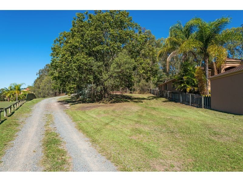 11 Airlie Place, Helensvale QLD 4212