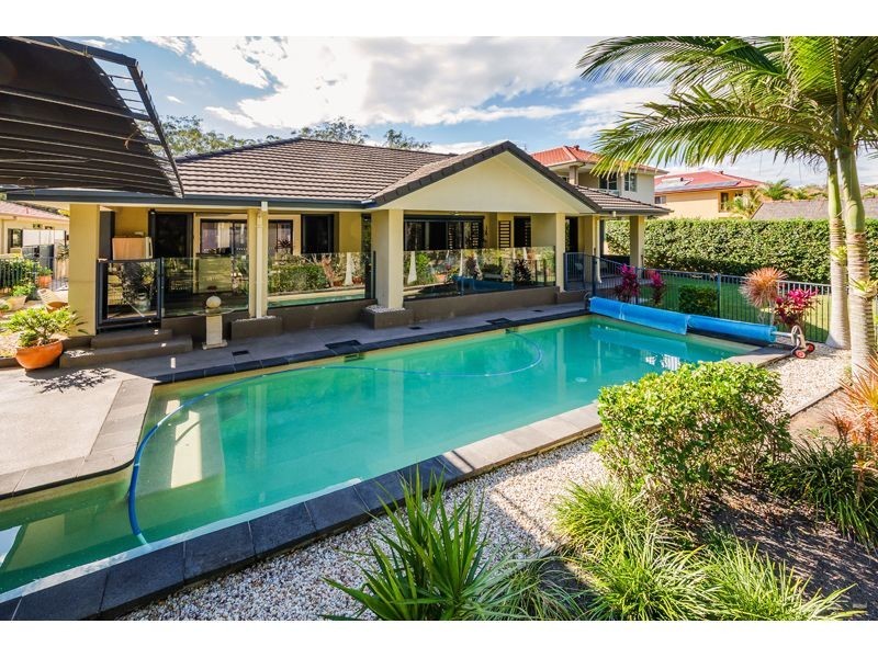 98 Arun Drive, Arundel QLD 4214