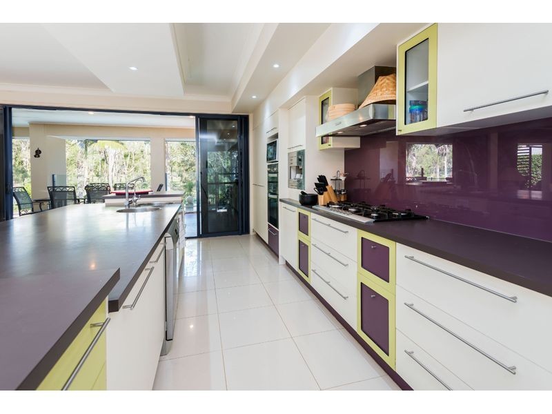 98 Arun Drive, Arundel QLD 4214