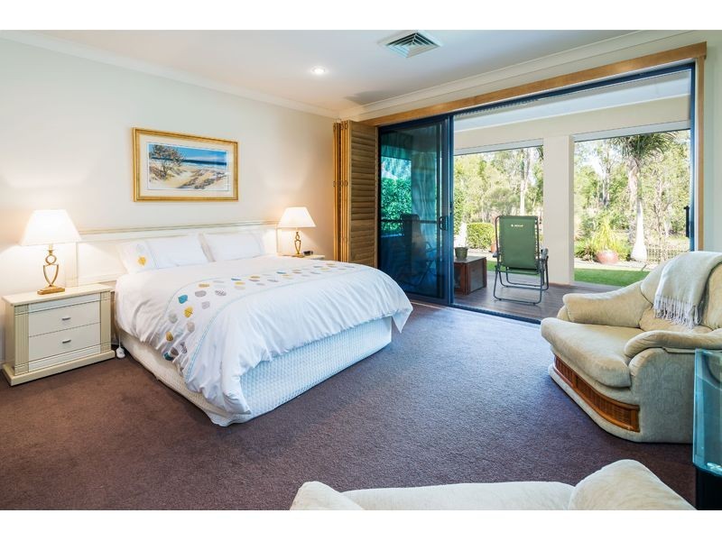 98 Arun Drive, Arundel QLD 4214