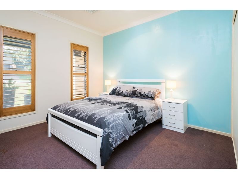 98 Arun Drive, Arundel QLD 4214