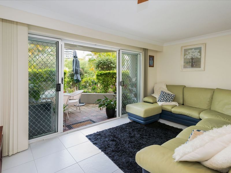 8/37 Bayview Street, Runaway Bay QLD 4216