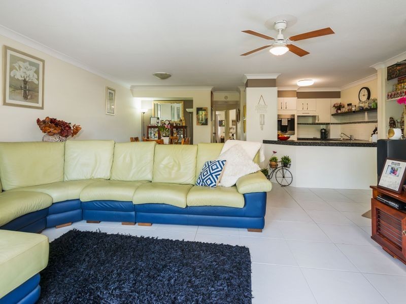 8/37 Bayview Street, Runaway Bay QLD 4216