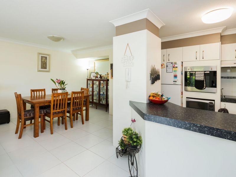 8/37 Bayview Street, Runaway Bay QLD 4216