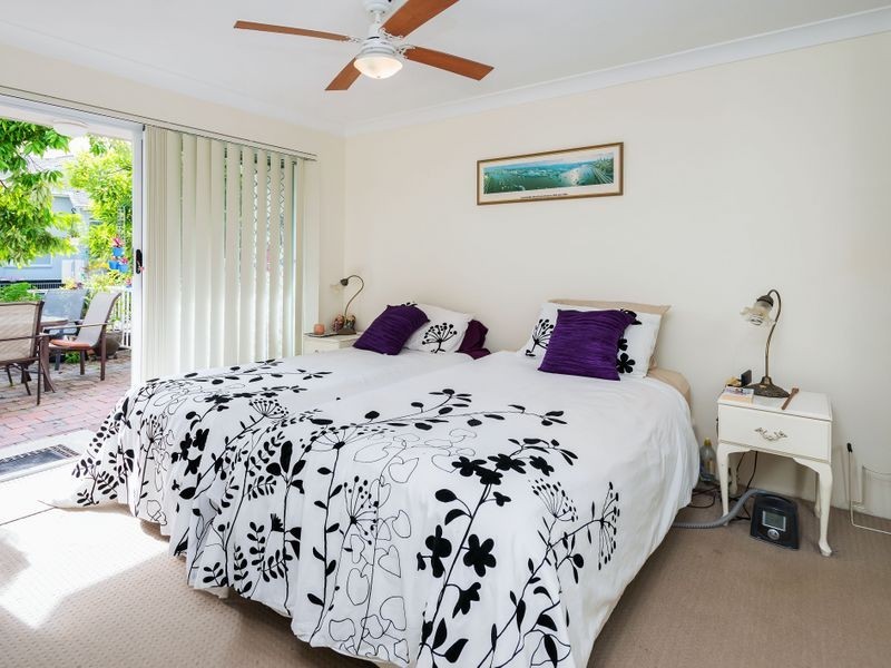 8/37 Bayview Street, Runaway Bay QLD 4216