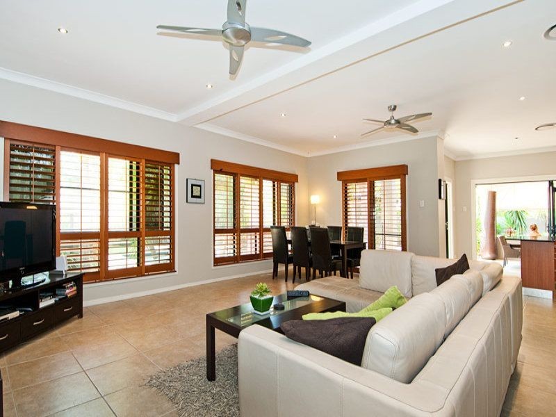 14 Fitzalan Circuit, Arundel QLD 4214