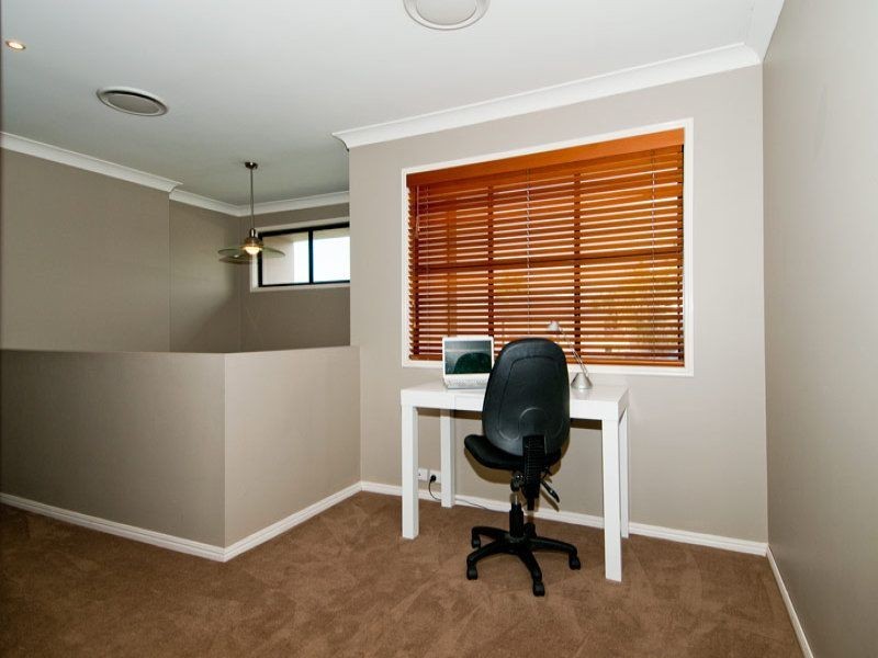 14 Fitzalan Circuit, Arundel QLD 4214