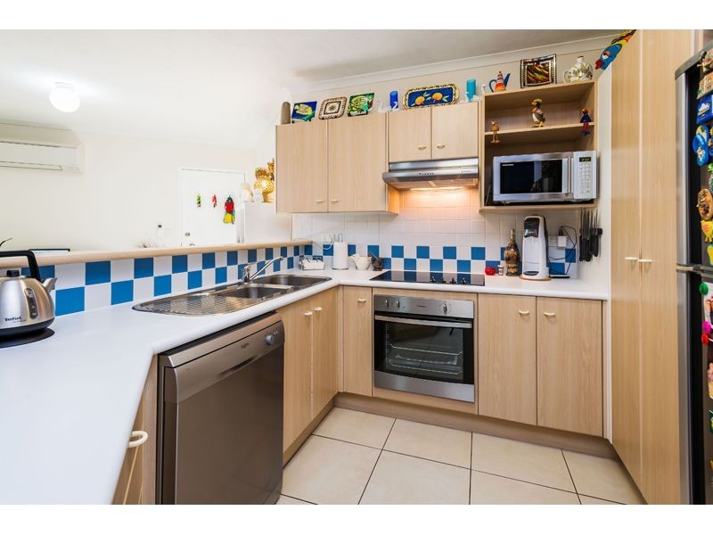 7a/220 Marine Parade, Labrador QLD 4215