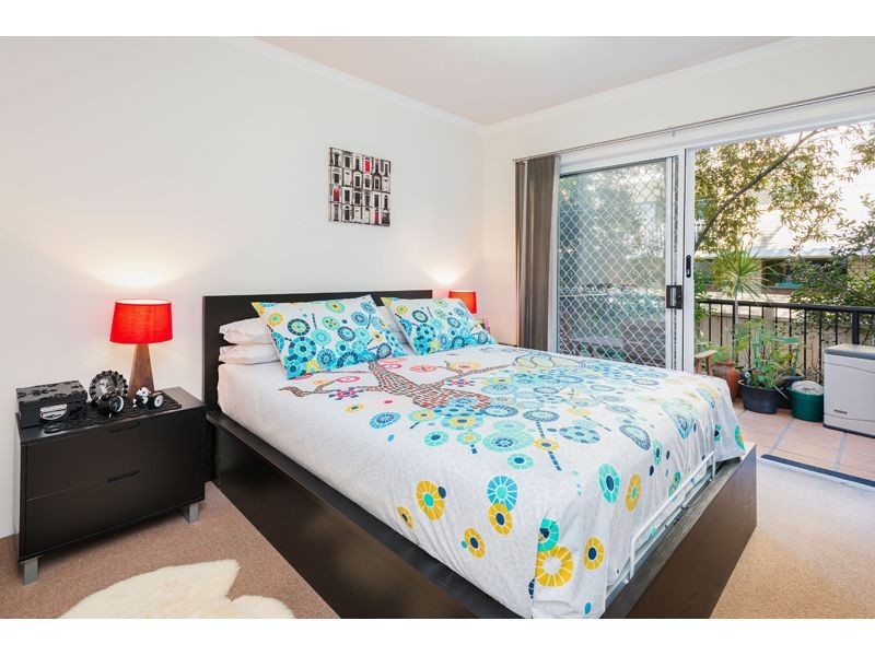 7a/220 Marine Parade, Labrador QLD 4215