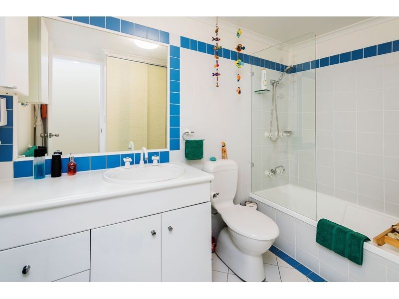 7a/220 Marine Parade, Labrador QLD 4215