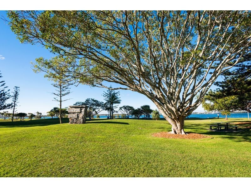 7a/220 Marine Parade, Labrador QLD 4215