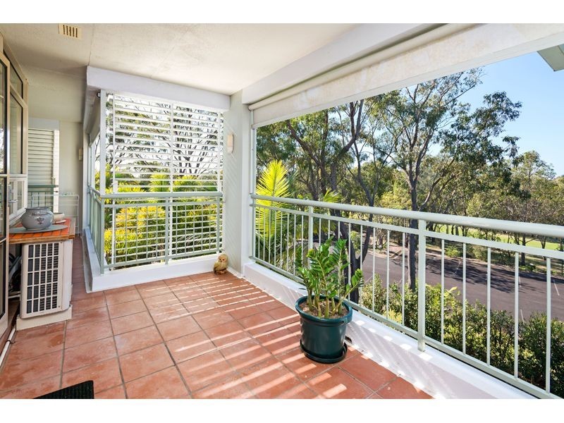 28/76 Chichester Drive, Arundel QLD 4214