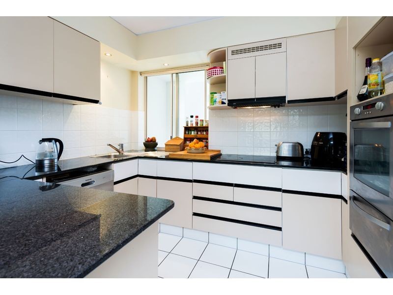 28/76 Chichester Drive, Arundel QLD 4214