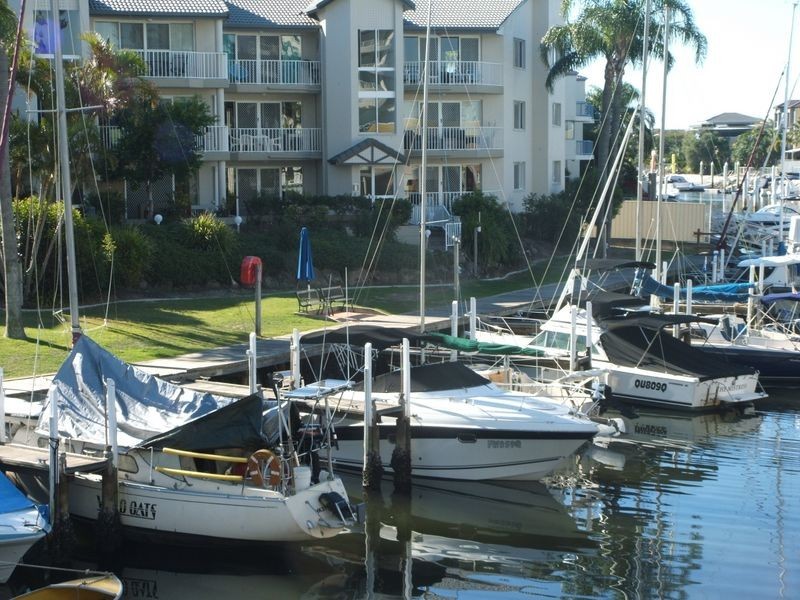 14/37 Bayview Street, Runaway Bay QLD 4216