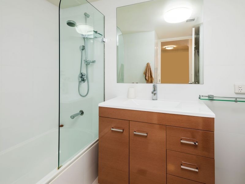 14/37 Bayview Street, Runaway Bay QLD 4216