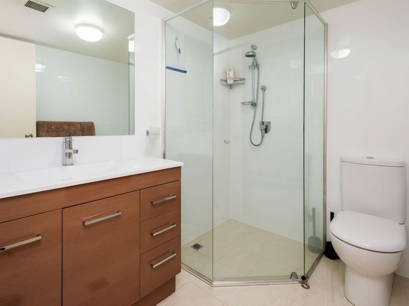 14/37 Bayview Street, Runaway Bay QLD 4216