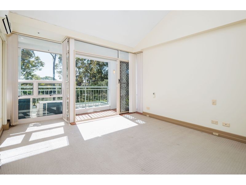11/76 Chichester Drive, Arundel QLD 4214