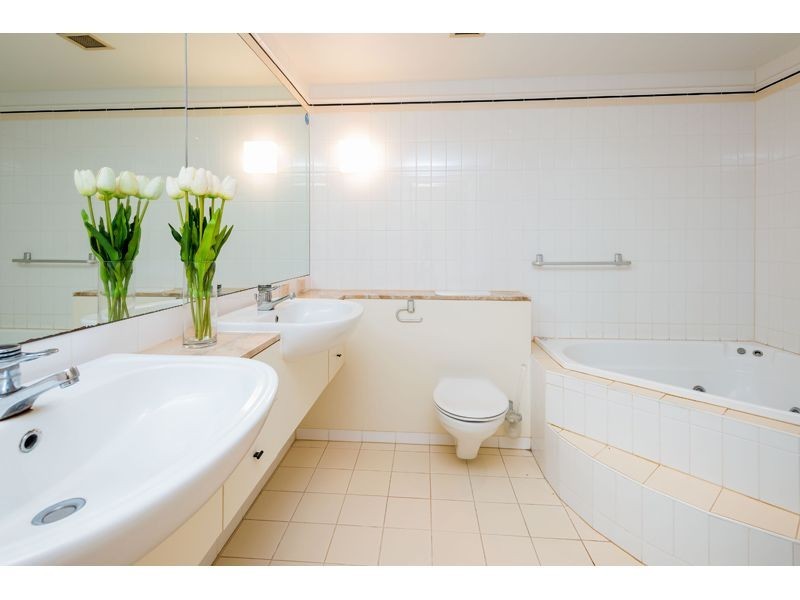 11/76 Chichester Drive, Arundel QLD 4214