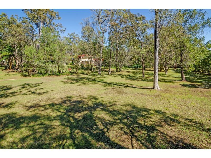 1 Uplands Drive, Parkwood QLD 4214