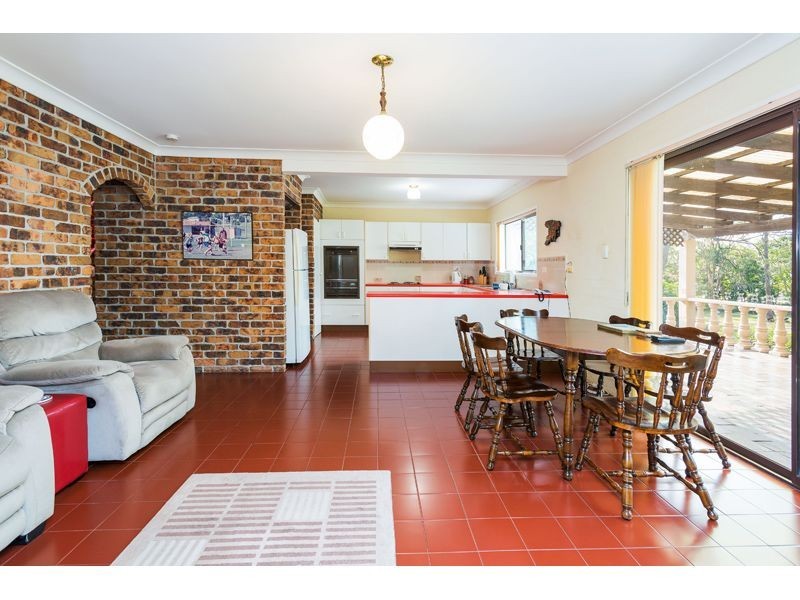 1 Uplands Drive, Parkwood QLD 4214