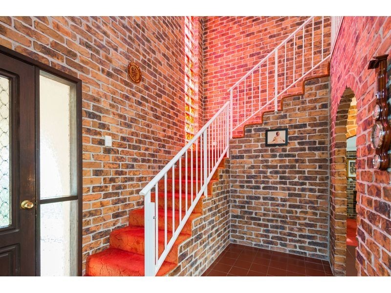 1 Uplands Drive, Parkwood QLD 4214