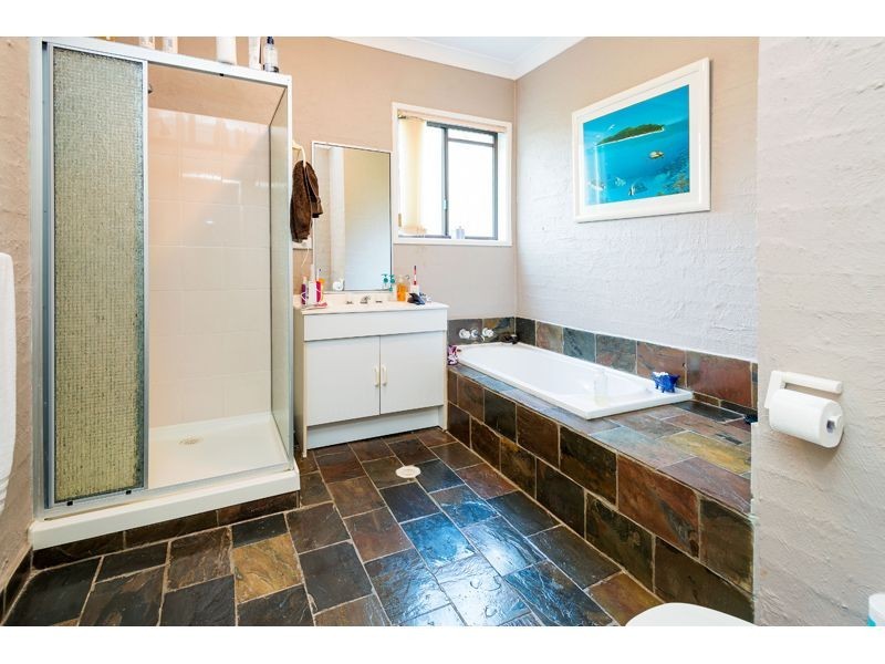 1 Uplands Drive, Parkwood QLD 4214