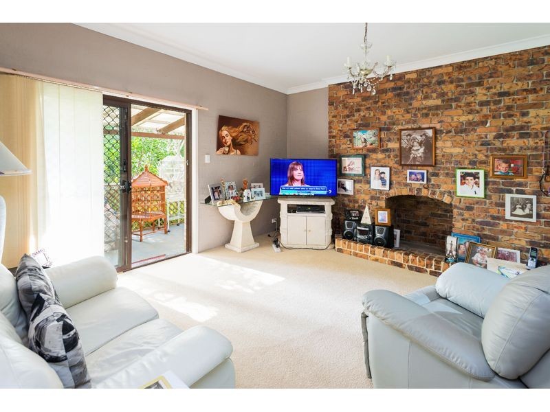 1 Uplands Drive, Parkwood QLD 4214