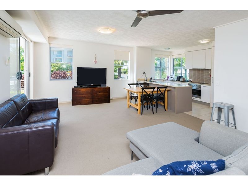 217/64-68 Sickle Avenue, Hope Island QLD 4212