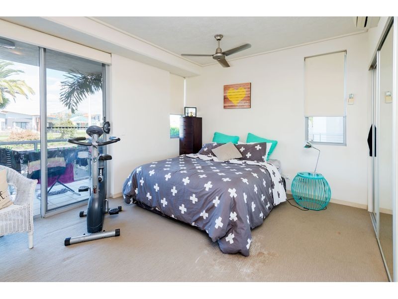 217/64-68 Sickle Avenue, Hope Island QLD 4212