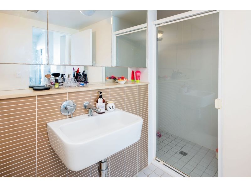 217/64-68 Sickle Avenue, Hope Island QLD 4212