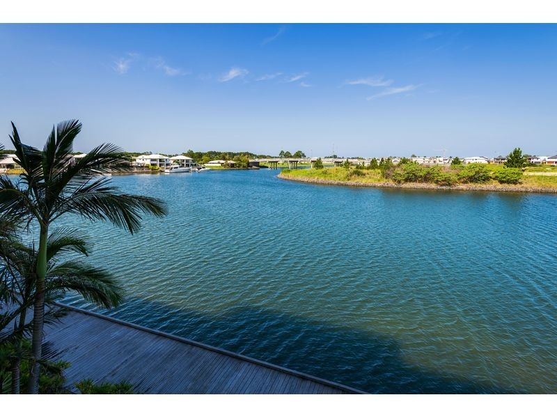 424/3-5 Pendraat Parade, Hope Island QLD 4212