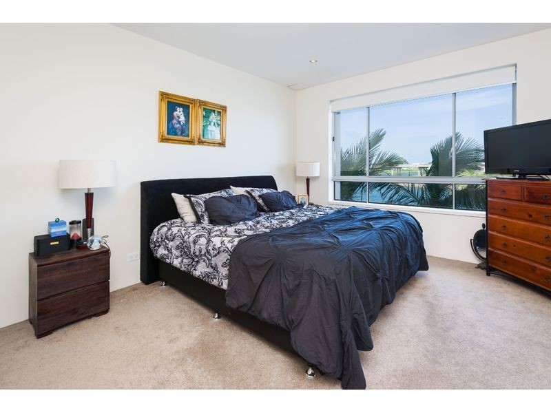 424/3-5 Pendraat Parade, Hope Island QLD 4212