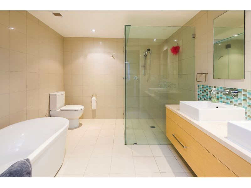 424/3-5 Pendraat Parade, Hope Island QLD 4212