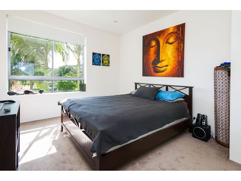 424/3-5 Pendraat Parade, Hope Island QLD 4212