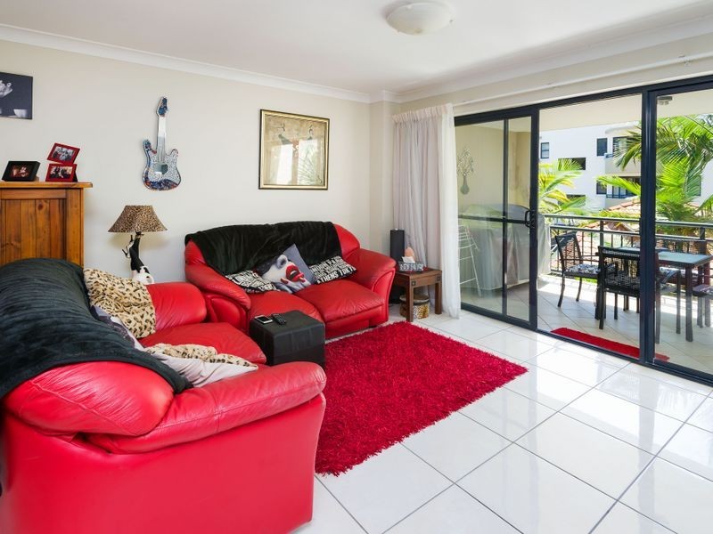 202/392 Marine Parade, Labrador QLD 4215